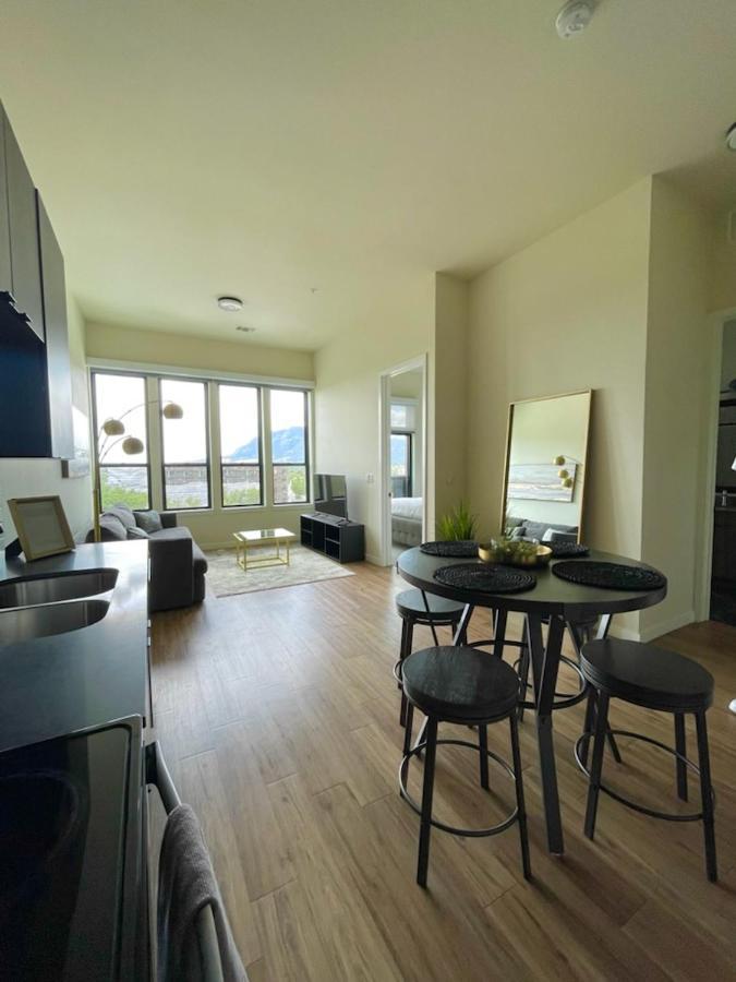 Colorado Springs Luxurious Unit With Mountain View Apartment Exterior photo